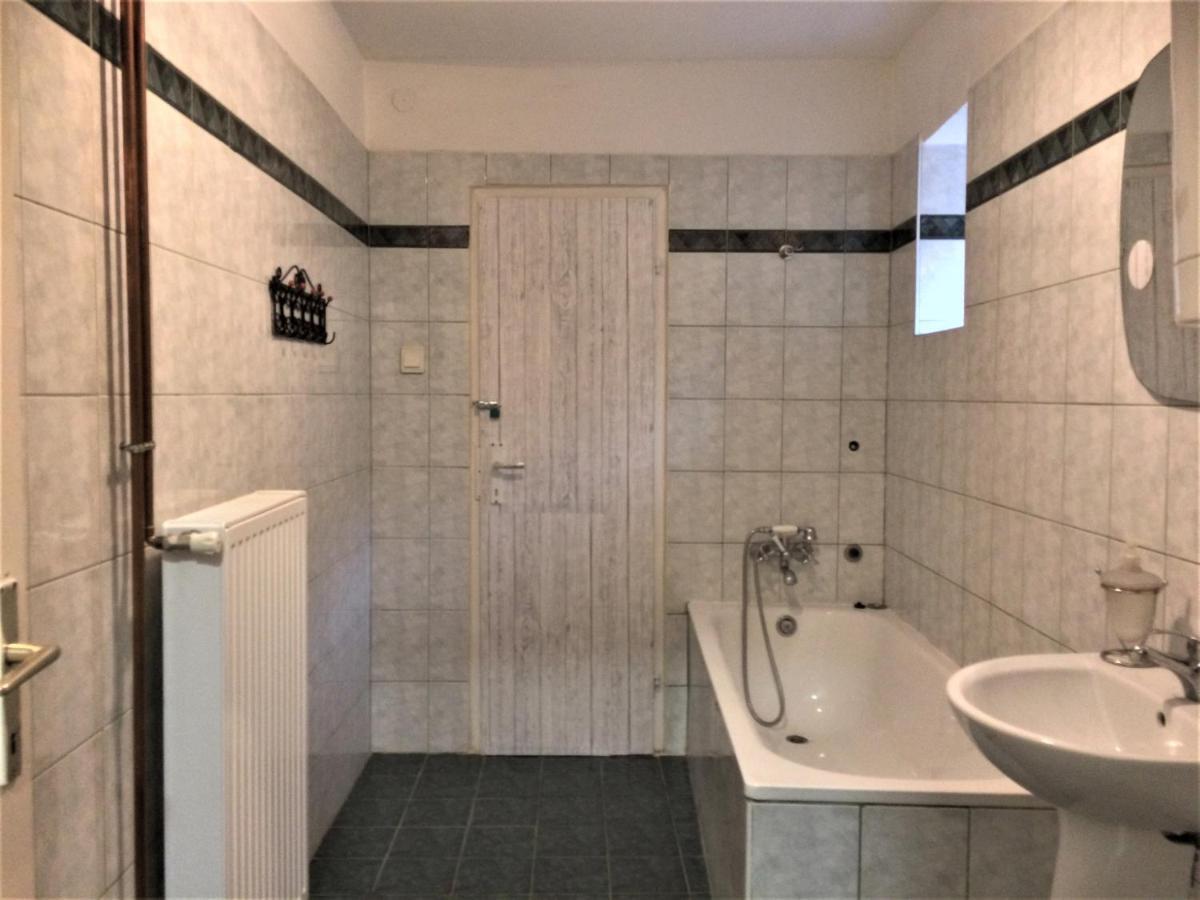 Eszterhazy Guesthouse Vác Εξωτερικό φωτογραφία